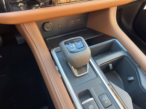 New 2025 Nissan Pathfinder Platinum w/ Cargo Package image 11