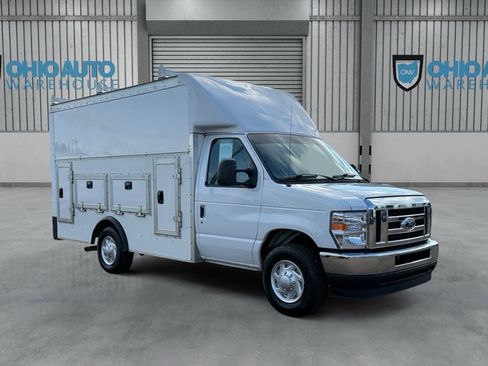 Used 2022 Ford E-350 and Econoline 350 Super Duty w/ Power Windows & Locks Group RWD image 2