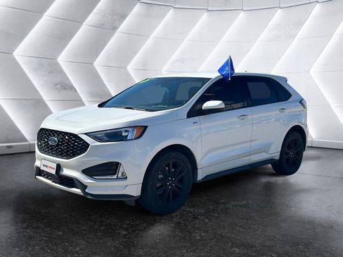 Certified 2023 Ford Edge ST-Line image 3