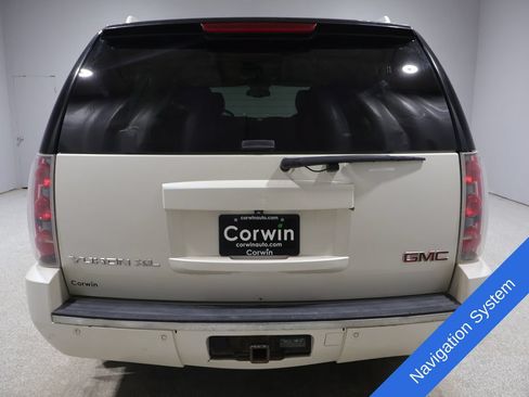 Used 2014 GMC Yukon XL Denali AWD/4WD image 3