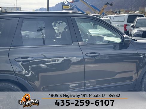 Used 2022 Kia Telluride EX w/ EX Premium Package image 5