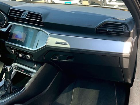 Used 2019 Audi Q3 2.0T Premium image 13