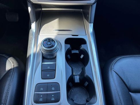 Used 2019 Ford Explorer XLT w/ Equipment Group 202A FWD image 17