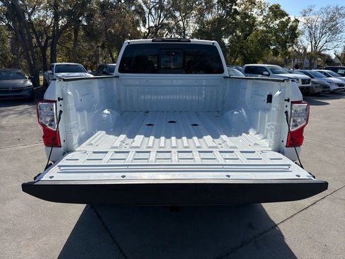 Used 2024 Nissan Titan SV w/ SV Convenience Package image 33