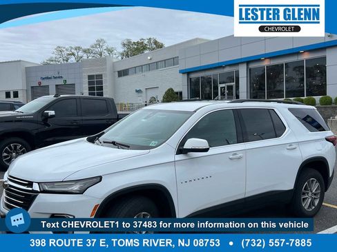 Certified 2023 Chevrolet Traverse LT FWD image 1