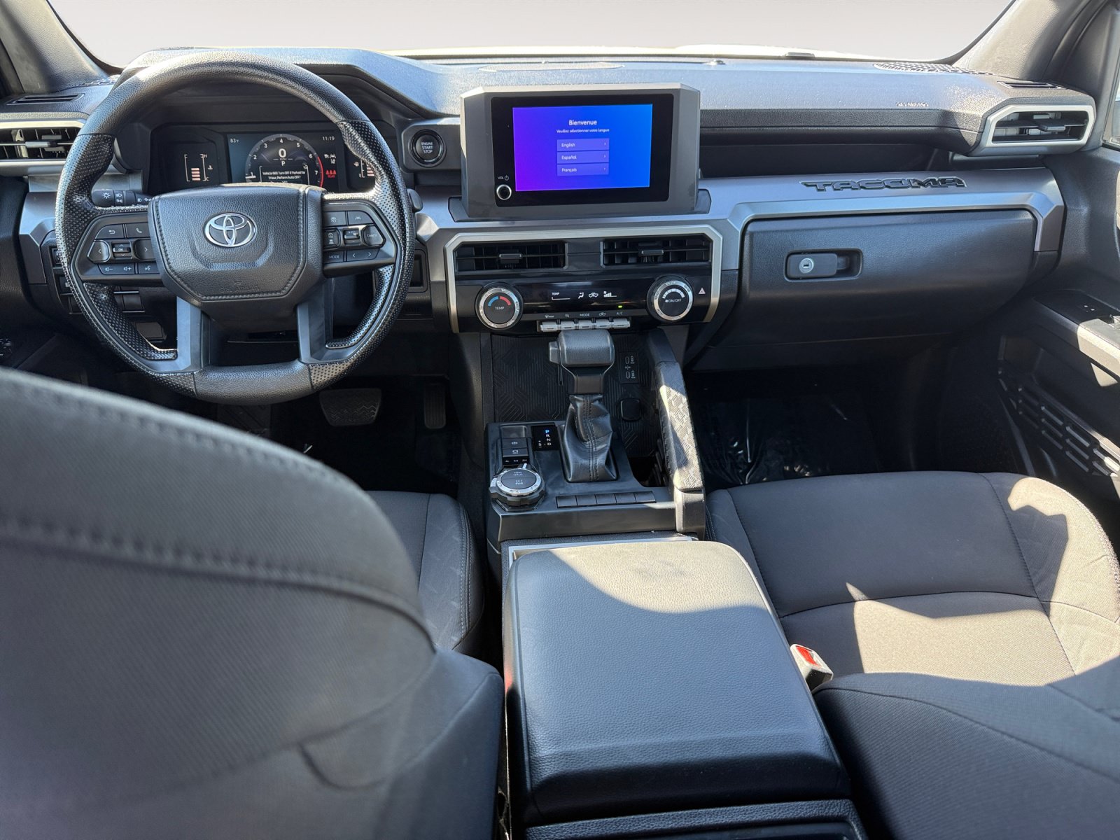Used 2025 Toyota Tacoma SR5 AWD/4WD image 15