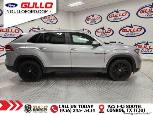 Used 2022 Volkswagen Atlas Cross Sport SE image 4