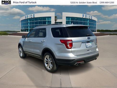 Used 2018 Ford Explorer XLT w/ Equipment Group 201A AWD/4WD image 7