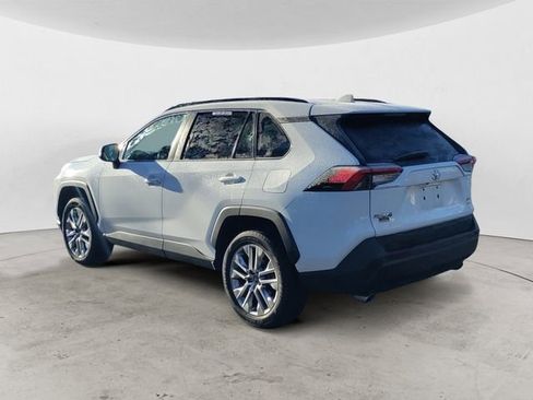 Used 2019 Toyota RAV4 XLE Premium image 3