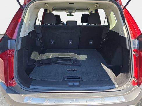 Used 2023 Nissan Rogue SV FWD image 12