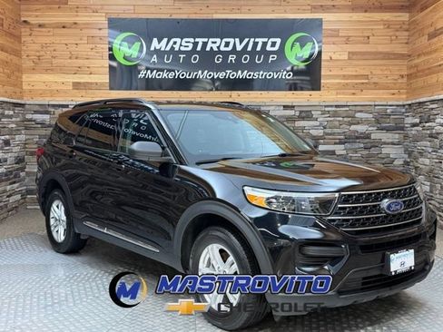 Used 2022 Ford Explorer XLT w/ Class IV Trailer Tow Package AWD/4WD image 1