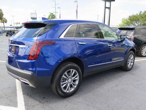 Used 2023 Cadillac XT5 Premium Luxury w/ Technology Package FWD image 3