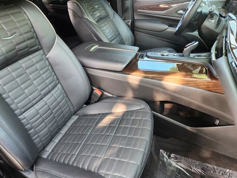 Used 2023 Cadillac Escalade Sport Platinum AWD/4WD image 31