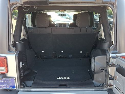Used 2013 Jeep Wrangler Unlimited Sahara w/ Connectivity Group AWD/4WD image 25