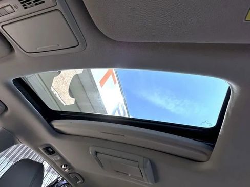 Used 2016 Honda Odyssey Touring Elite image 26