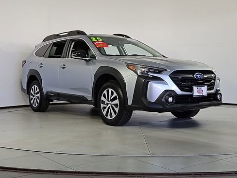 Used 2025 Subaru Outback Premium image 5