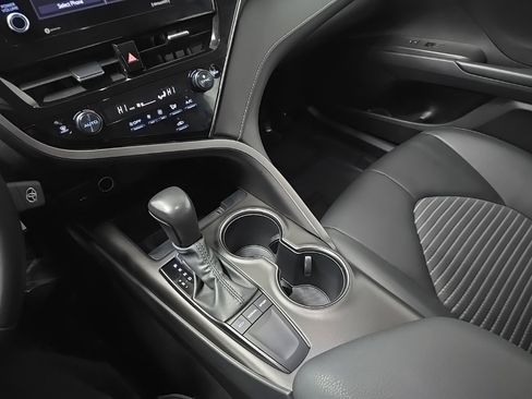 Used 2023 Toyota Camry SE image 26
