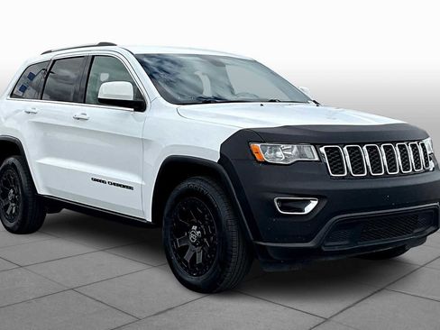 Used 2019 Jeep Grand Cherokee Laredo w/ Security & Convenience Group image 2
