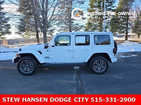 Used 2022 Jeep Wrangler Unlimited Sahara image 1