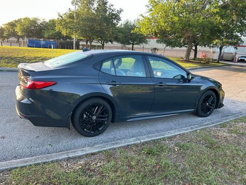 Certified 2025 Toyota Camry SE image 5