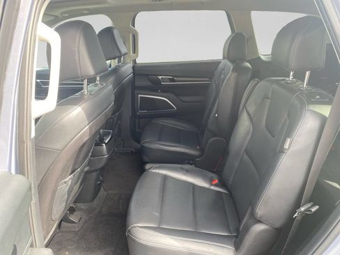 Used 2025 Kia Telluride S FWD image 25