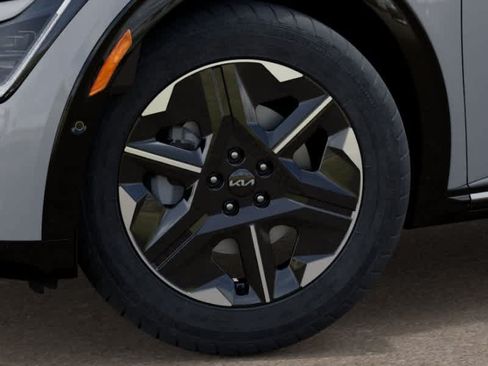 New 2026 Kia EV6 Wind RWD image 9