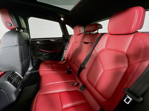 New 2026 Porsche Macan image 24