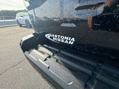 Used 2024 Nissan Frontier SL AWD/4WD image 35
