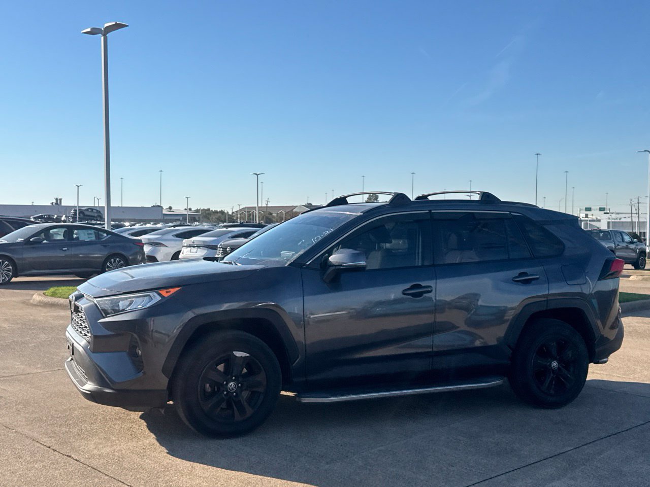Used 2019 Toyota RAV4 XLE FWD image 13