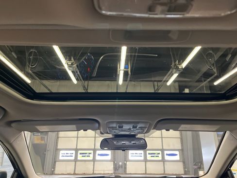 Used 2017 Toyota Corolla SE image 29