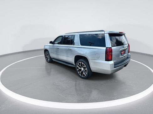 Used 2018 Chevrolet Suburban LT RWD image 6