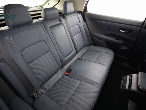 Used 2023 Nissan Ariya image 9