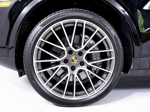 Certified 2023 Porsche Cayenne Coupe image 23