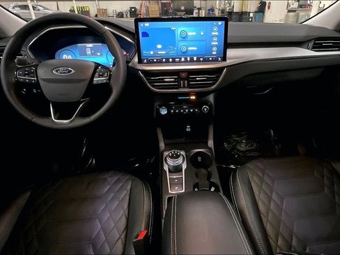 Certified 2023 Ford Escape Platinum w/ Premium Technology Package AWD/4WD image 14