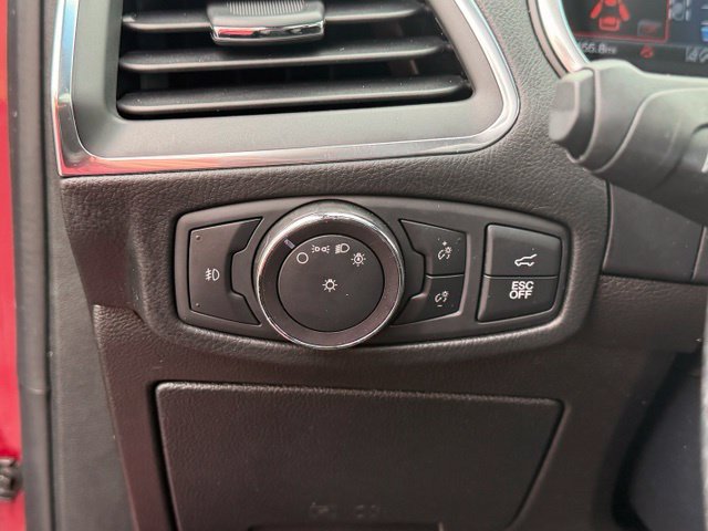 Used 2019 Ford Edge ST w/ Equipment Group 401A AWD/4WD image 16