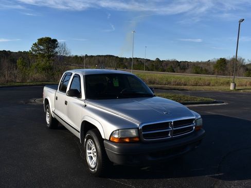 Used 2004 Dodge Dakota Sport w/ Deluxe Convenience Group image 1