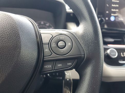Used 2025 Toyota Corolla LE FWD image 21