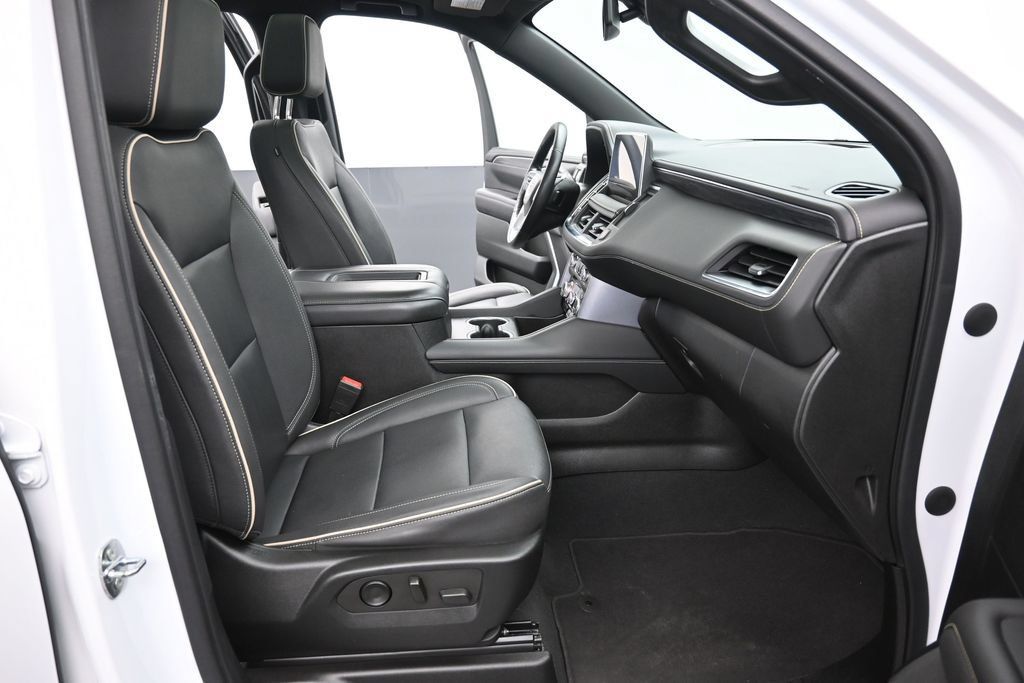 Used 2022 GMC Yukon SLT w/ SLT Premium Package RWD image 14