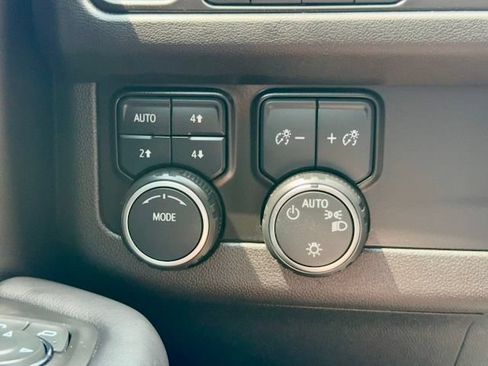 Used 2022 Chevrolet Tahoe Premier AWD/4WD image 24