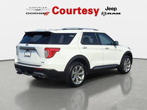 Used 2020 Ford Explorer Platinum w/ Premium Technology Package AWD/4WD image 4
