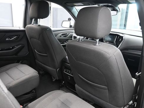 Used 2023 Chevrolet Traverse LT image 41