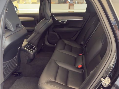 Used 2024 Volvo V90 B6 Cross Country Plus image 20