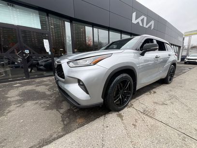 Used 2020 Toyota Highlander LE