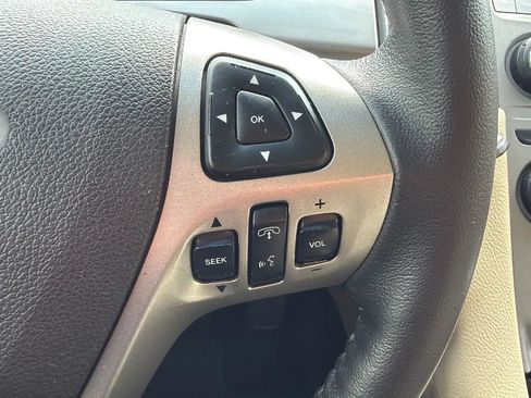 Used 2018 Ford Taurus SEL AWD/4WD image 11