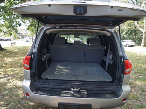 Used 2008 Toyota Sequoia SR5 image 33
