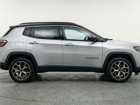 Used 2025 Jeep Compass Limited AWD/4WD image 11