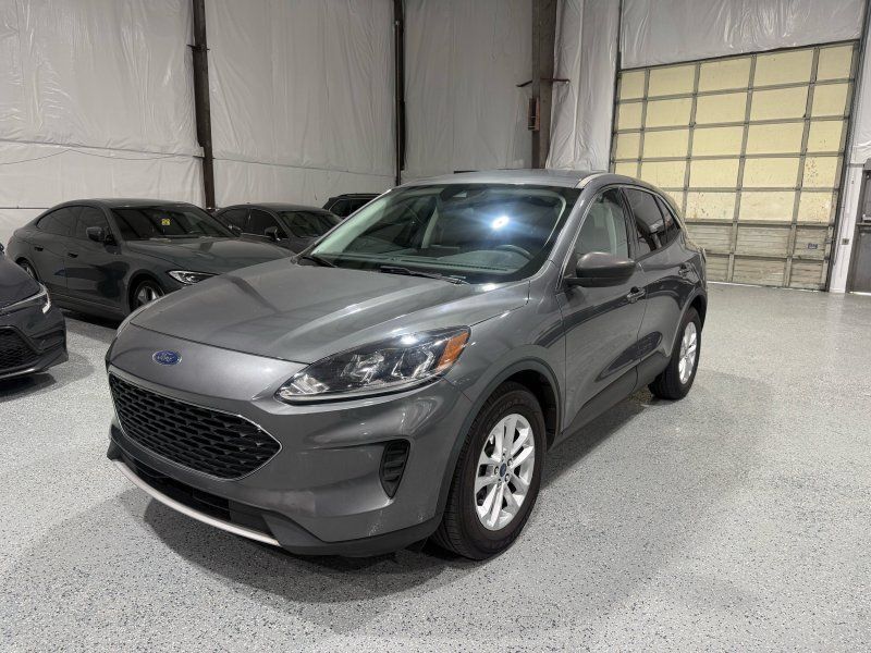 Used 2022 Ford Escape SE FWD image 1