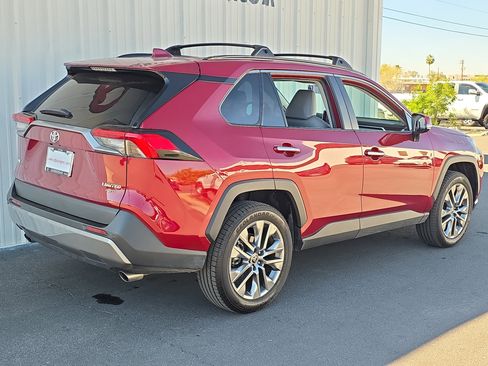 Used 2022 Toyota RAV4 Limited image 9