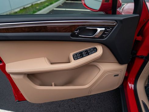 New 2026 Porsche Macan S image 10