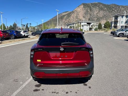 Used 2025 Nissan Kicks SV image 4